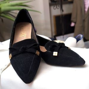 Taryn Rose Black slip on flats